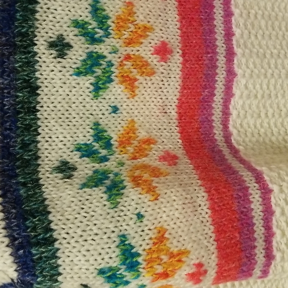 American Eagle Colorful Snowflake Sweater - Picture 5 of 8